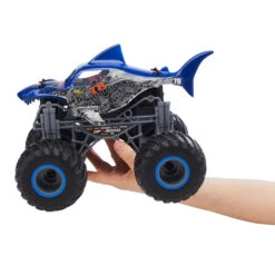 Revell - 24558 RC Monster Truck Big Shark - Revell Control 11 Revell - 24558 RC Monster Truck Big Shark - Revell Control -Trendiger Spielzeug-Discounter 221269 4009803245584 revell controll rc monster truck big shark 04