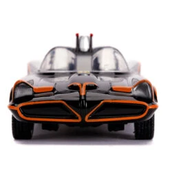 Jada - Classic Batmobil 1966 Mit Batman-Figur - 1:32 13 Jada - Classic Batmobil 1966 Mit Batman-Figur - 1:32 -Trendiger Spielzeug-Discounter 227067 4006333069727 dickie batmobil classic figur 03